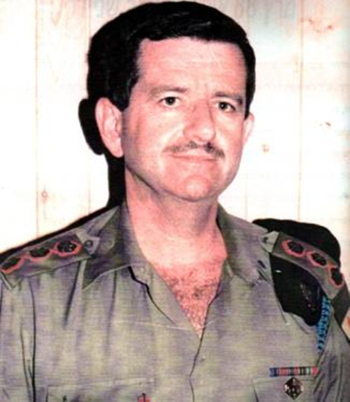 תמונה של שנים 1979-1981 - קצין החימוש אוגדה 252 אל"מ יעקב שניידר
